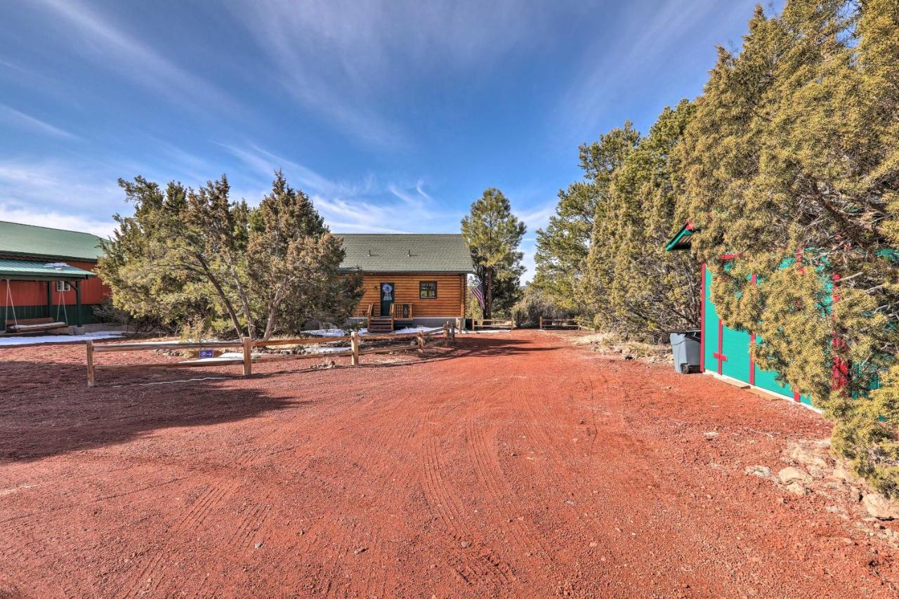 Quaint Williams Cabin Near Grand Canyon Exterior photo