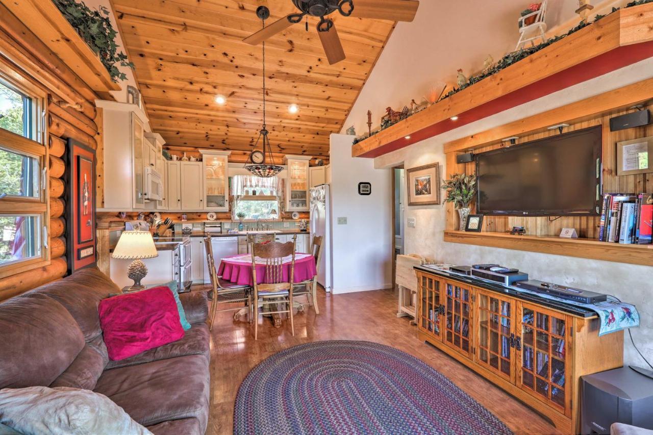 Quaint Williams Cabin Near Grand Canyon Exterior photo