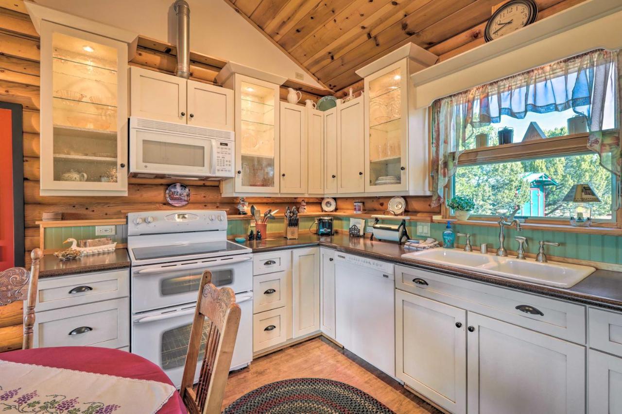 Quaint Williams Cabin Near Grand Canyon Exterior photo